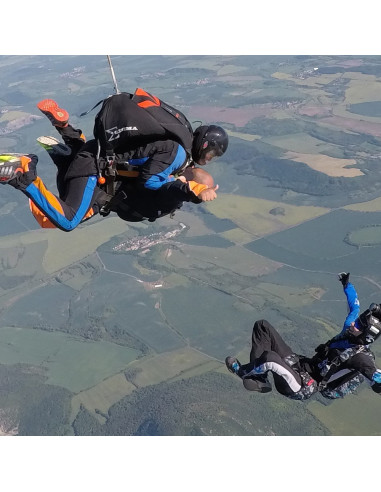 Tandem parachute Jump from 4200m + video &...
