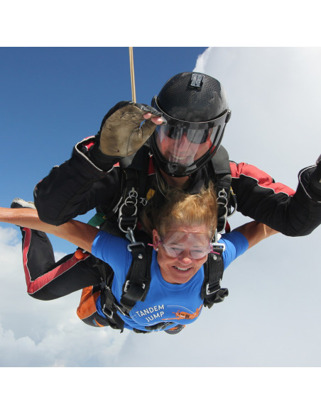 Tandemsprung aus 4200 m + Video und Fotos + zusätzliche Selfie-Aufnahmen