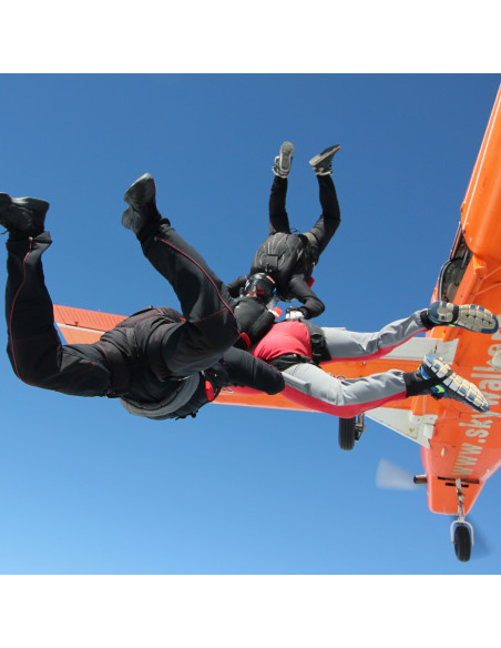 Basic training at 1500 meters (3 jumps)