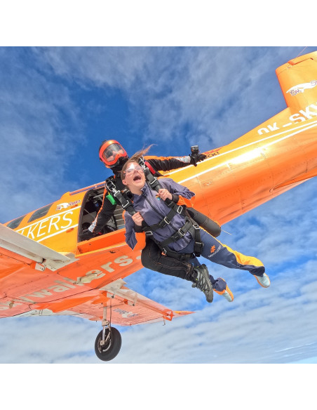 Tandem jump from 3,000 meters + video & photos