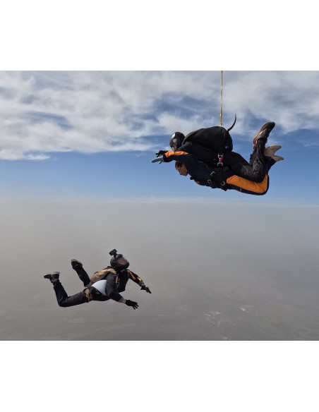 Tandem jump from 3,000 meters + video & photos + extra selfie shots