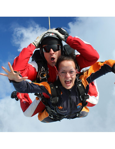 TANDEM JUMP FROM AN ALTITUDE OF 6000 METERS