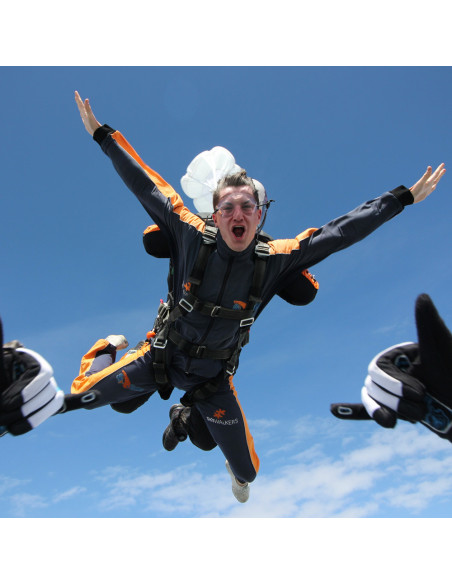 TANDEM JUMP FROM AN ALTITUDE OF 6000 METERS + VIDEO & PHOTOS
