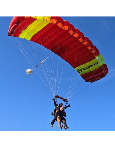Tandem jump from 3,000 meters + video & photos (ACTION DISCOUNT)